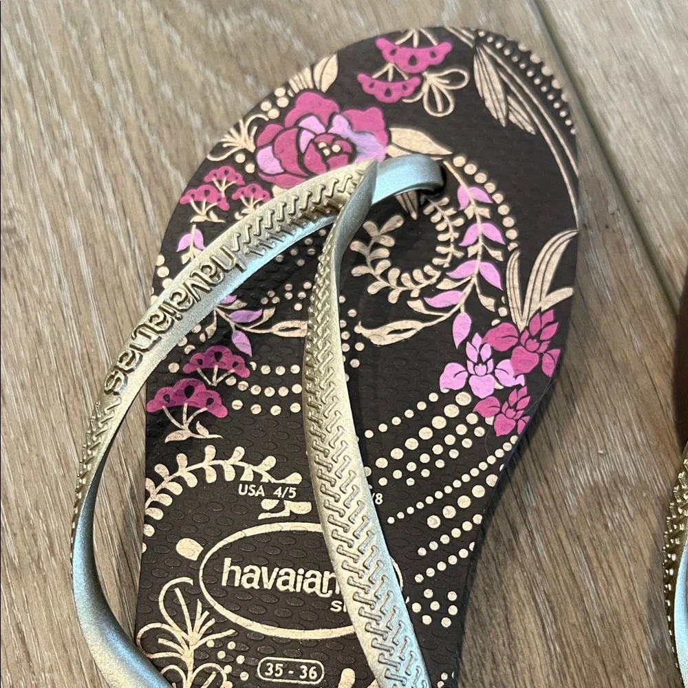 Havaianas Women's Sandals - Black with Pink Floral - Picture 3 of 5
